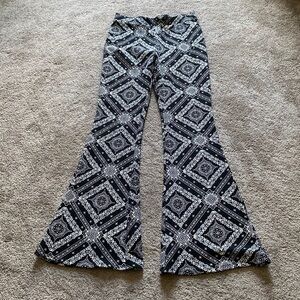 Material Girl Flare Leg Bottoms SIZE M